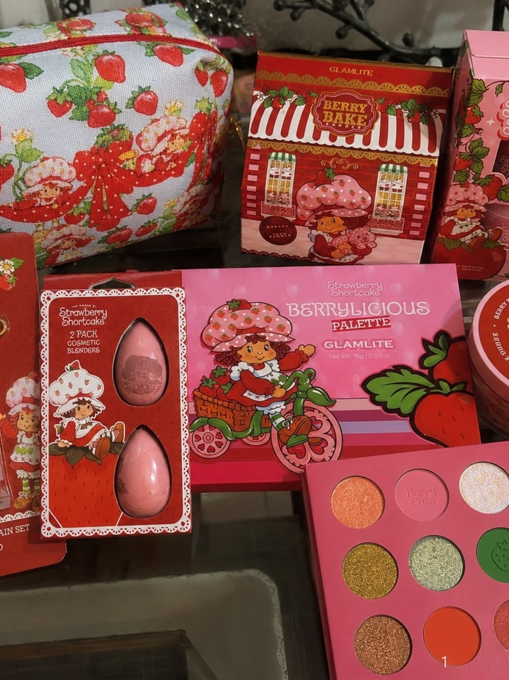 GlamLite Berrylicious Eyeshadow Palette - Pink